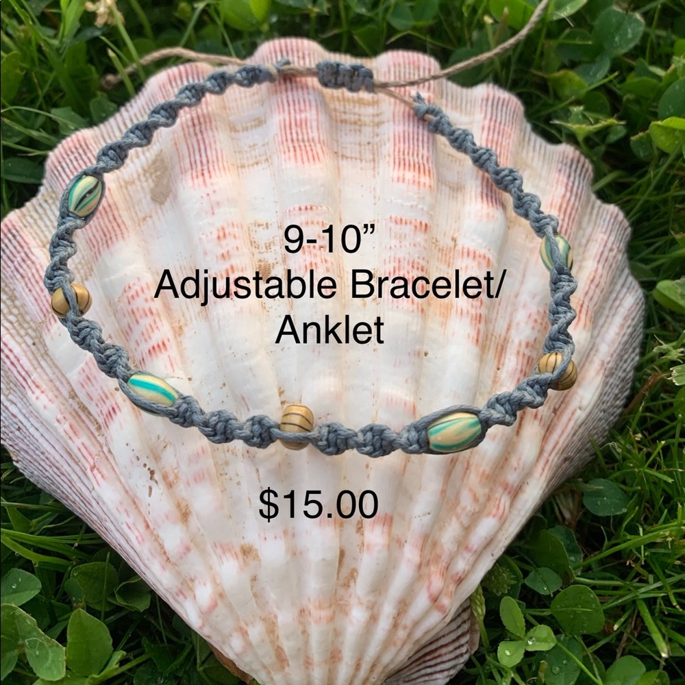 Adjustable hemp bracelet